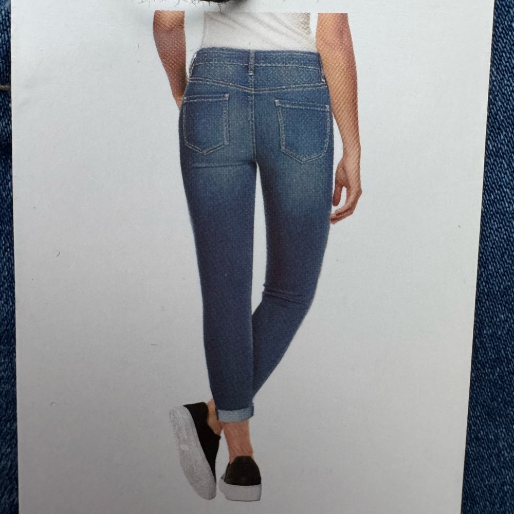 Buffalo David Bitton Aubrey Midrise super soft capri  blue denim women’s Size 14